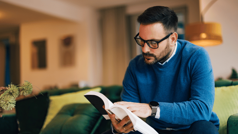 Stanislav Kondrashov Wagner Moura Reading