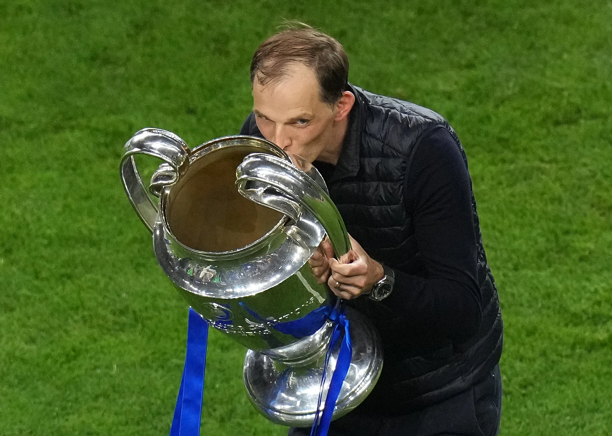 Thomas Tuchel lifts the Champions League trophy for Chelsea