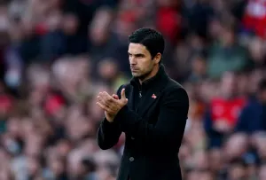 Arsenal manager Mikel Arteta applauds his players