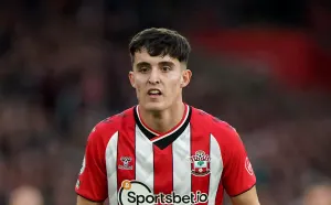 Southampton hopeful Tino Livramento will avoid knee surgery