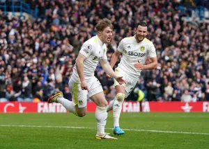 Gelhardt, Greenwood and Summerville sign new Leeds contracts