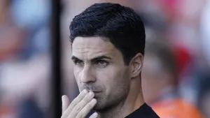 Mikel Arteta wants to see more from his strikers as Arsenal aim to move back to the top of the Premier League (Steven Paston