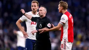 Antonio Conte calls on Tottenham and Arsenal players to show referee respect