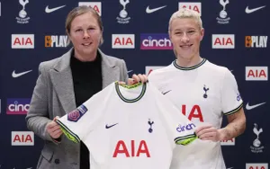 Bethany England swapped Chelsea for Spurs
