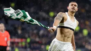 Celtic’s Giorgos Giakoumakis celebrates his Hampden goal (Steve Welsh/PA)