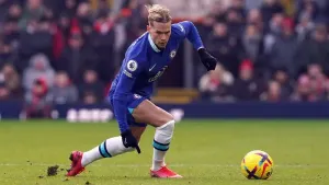 Cesar Azpilicueta advises ‘very confident’ Mykhailo Mudryk to ignore price tag
