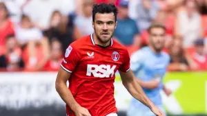 Charlton beat 10-man Portsmouth to end winless League One streak
