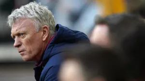 David Moyes urges West Ham fans to ‘give back’ as success gives way to struggle