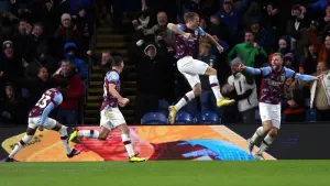 Jordan Beyer leaves it late as leaders Burnley beat Coventry