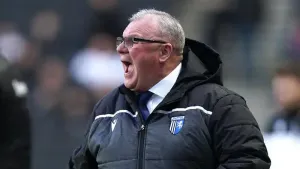 Stevenage manager Steve Evans plays down half-time fracas