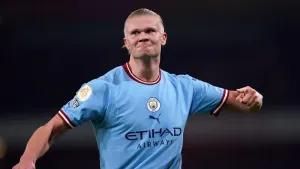 Erling Haaland wraps up win as Man City beat Arsenal to go top of Premier League