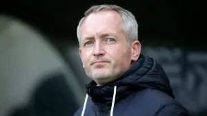 Neil Critchley calls on QPR to ‘stick together’ after draw at Huddersfield