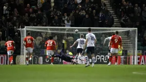 Troy Parrott’s penalty earns 10-man Preston a point against Luton