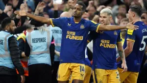 Alexander Isak double earns last-gasp win for Newcastle