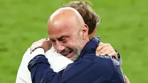 Italy manager Roberto Mancini (left) and Gianluca Vialli 