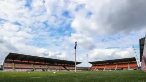 Barnet see off Solihull to sew up play-off spot