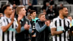 Newcastle boss Eddie Howe has told his team to play without fear as they attempt to clinch Champions League qualification (O