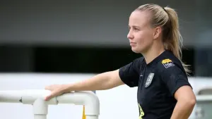 Beth Mead fighting to make World Cup but admits tournament may come too soon
