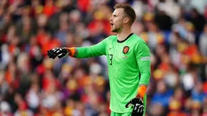 Brentford sign goalkeeper Mark Flekken on four-year deal from Freiburg
