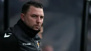 Mark Bonner disappointed as Cambridge lose control of their relegation destiny