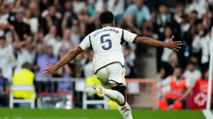 Jude Bellingham rescues Real Madrid as Bayer Leverkusen top Bundesliga table