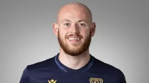 Zak Rudden strikes late to earn point for 10-man Dundee