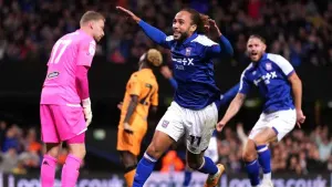 Ipswich move top of Championship with win over Hull