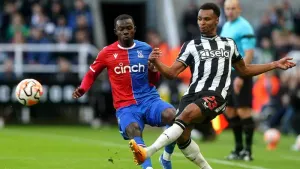 Newcastle boss Eddie Howe praises ‘ultimate professional’ Jacob Murphy