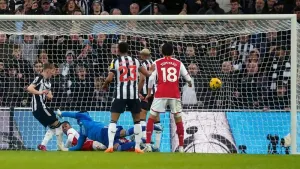 Anthony Gordon’s controversial Newcastle winner ends Arsenal’s unbeaten start
