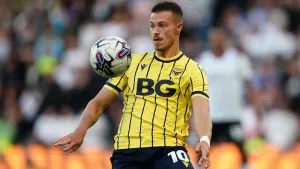 Oxford make perfect start under caretaker Craig Short with win at Leyton Orient
