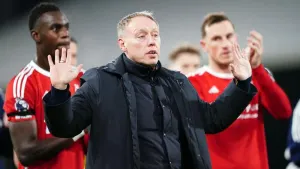 I don’t think like that – Steve Cooper brushes off pressure on his job
