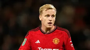 Man Utd midfielder Donny Van De Beek set for Eintracht Frankfurt loan in January