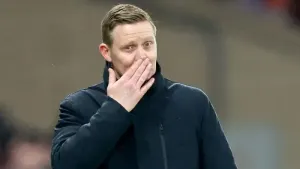 Aberdeen boss Barry Robson expecting difficult battle at St Johnstone