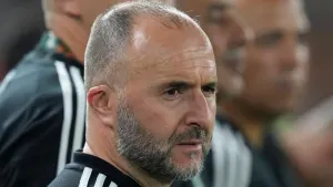 Don’t ‘kill’ Riyad Mahrez after two poor games – Djamel Belmadi