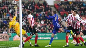 Jamie Vardy winner gets Leicester back on track