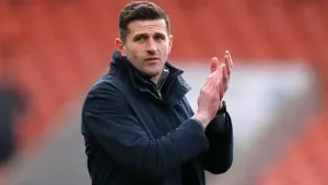 John Mousinho applauds two-goal hero Kusini Yengi after Portsmouth beat Burton