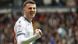 Aaron Collins and Cameron Jerome keep Bolton automatic promotion hopes alive