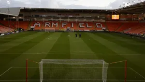 Blackpool beat struggling neighbours Fleetwood to boost play-off hopes