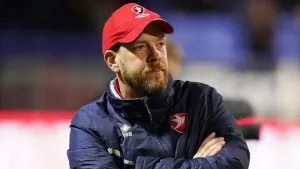 Darrell Clarke frustrated as relegation-threatened Cheltenham lose at Orient