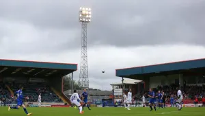 Devante Rodney earns late point for Rochdale