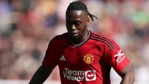 Aaron Wan-Bissaka completes move to West Ham from Man Utd on seven-year deal