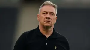 Crawley fans will enjoy watching ‘new heroes’, says boss Scott Lindsey