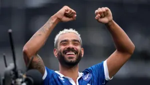 Paul McCallum nets equaliser as Eastleigh draw with Sutton
