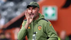 Tim Walter still desperate for reinforcements after Hull open with draw