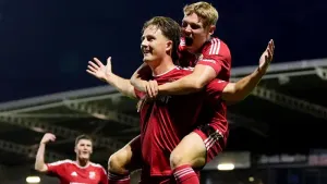 Will Wright’s equaliser sees Swindon spoil Chesterfield’s EFL return