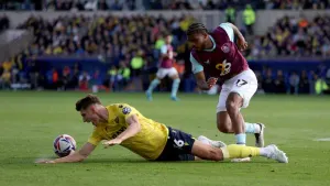 Oxford hold Burnley to goalless draw