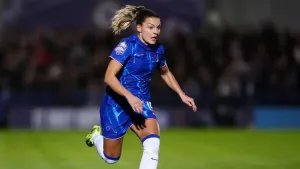 Johanna Rytting Kaneryd’s stunning strike helps Chelsea to victory over Spurs