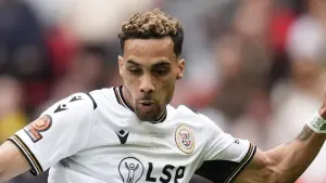 Bromley stun Rochdale with two goals in stoppage time