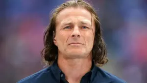 Gareth Ainsworth off to winning start as Shrewsbury edge out Birmingham