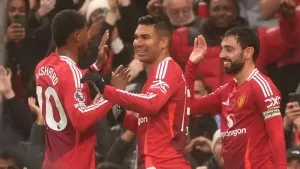 Ruud van Nistelrooy signs off in style as Manchester United brush off Leicester